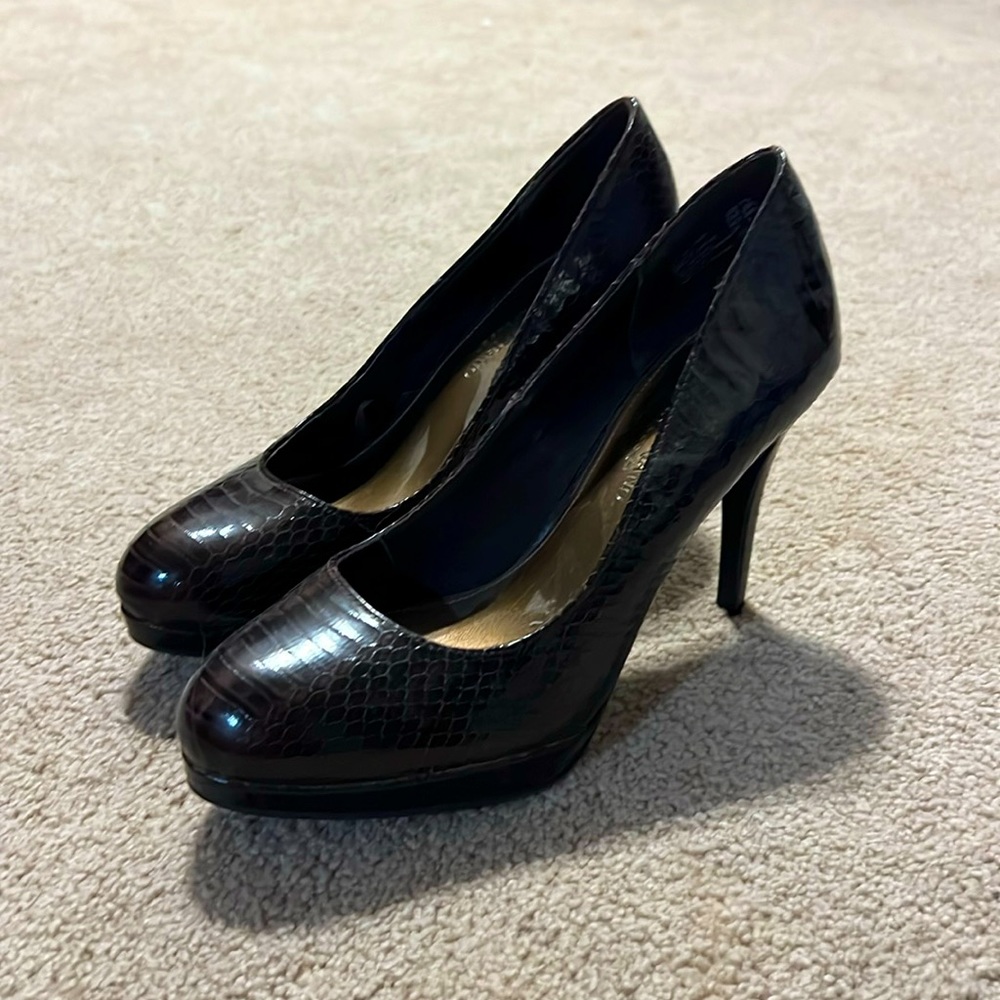Size 7.5 brown snake print high heels, never worn